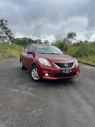 NISSAN-VERSA-2012