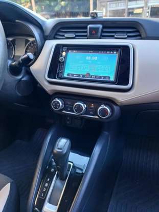 NISSAN-VERSA-2021