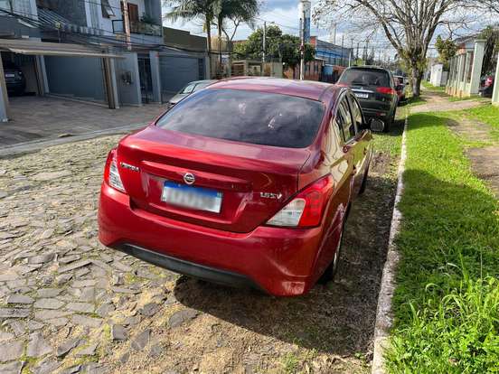 NISSAN-VERSA-2018