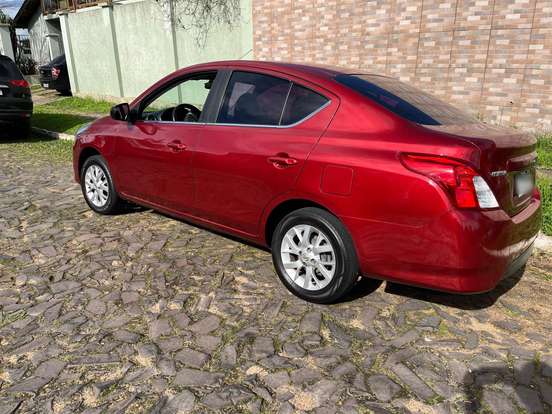 NISSAN-VERSA-2018