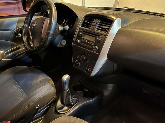 NISSAN-VERSA-2018