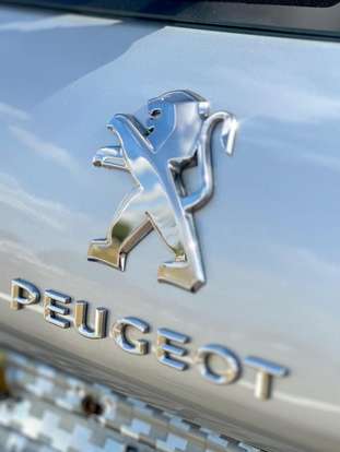 PEUGEOT-2008-1.6 16V FLEX GRIFFE 4P AUTOMÁTICO PEUGEOT-2008-2019
