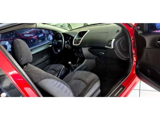 PEUGEOT-207-2010