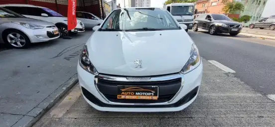 PEUGEOT-208-2019