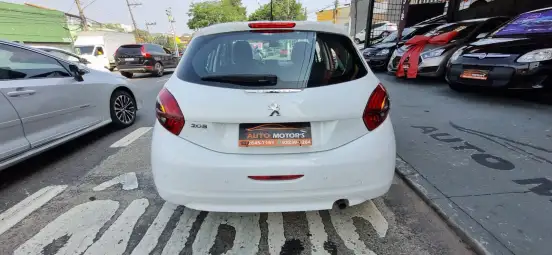 PEUGEOT-208-2019