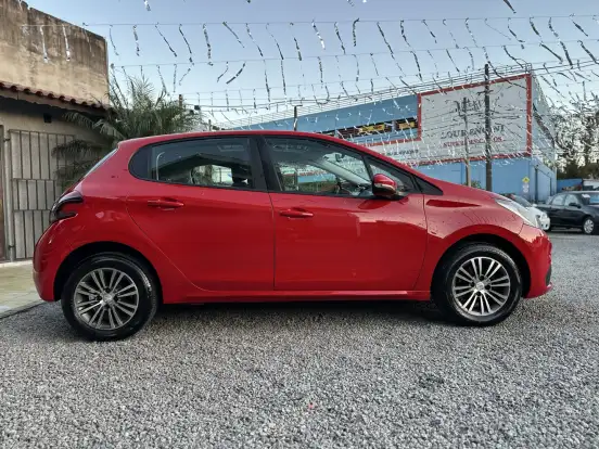 PEUGEOT-208-2016