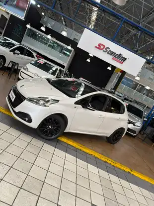 PEUGEOT-208-2016