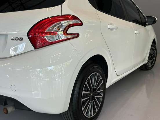 PEUGEOT-208-2014