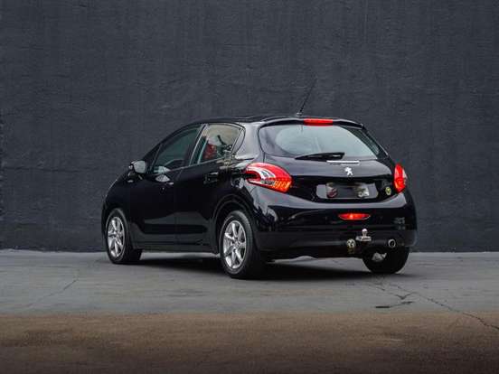 PEUGEOT-208-1.6 ALLURE 16V FLEX 4P AUTOMÁTICO PEUGEOT-208-2016