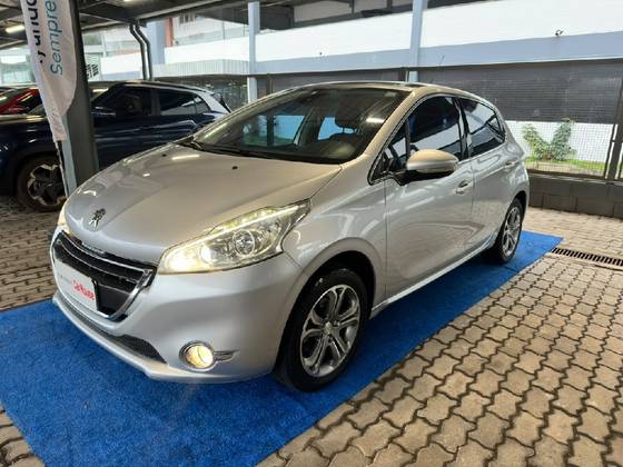PEUGEOT 208 1.6 GRIFFE 16V FLEX 4P AUTOMÁTICO