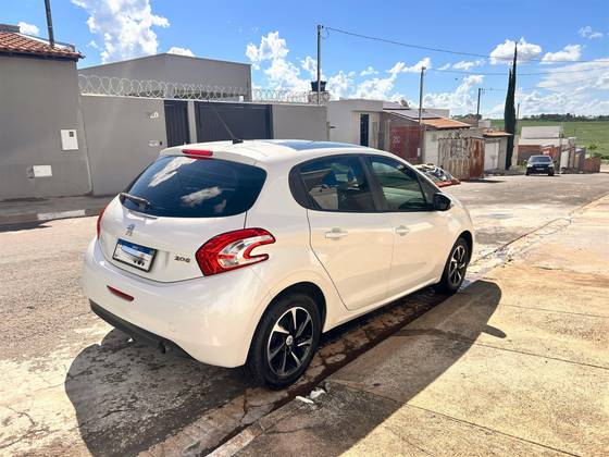 PEUGEOT 208 1.5 ALLURE 8V FLEX 4P MANUAL