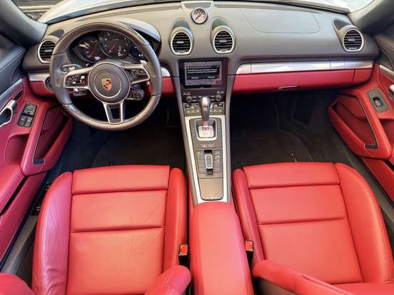 PORSCHE-718-2024