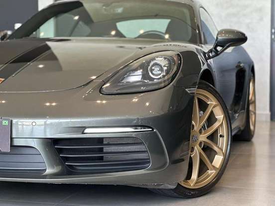 PORSCHE-718-2024