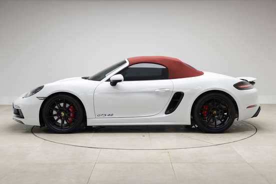 PORSCHE-718-2025