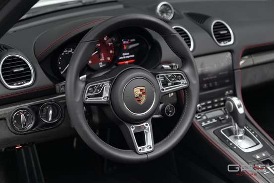 PORSCHE-718-2025