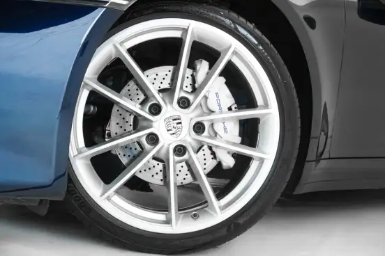 PORSCHE-911-2020
