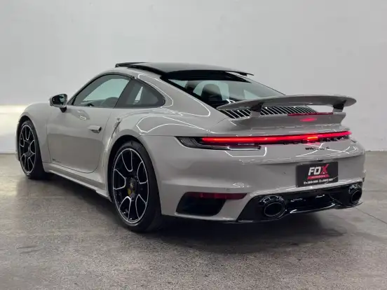 PORSCHE-911-2021