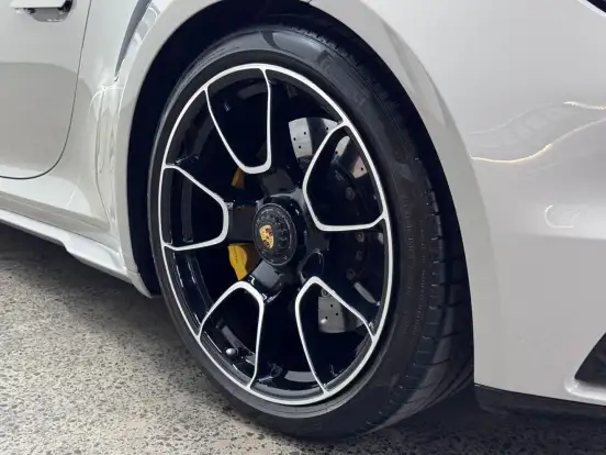 PORSCHE-911-2021