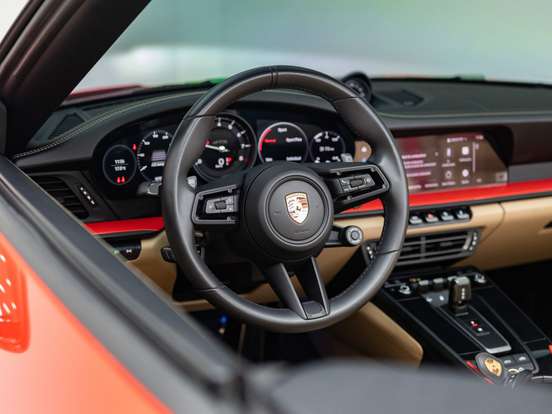 PORSCHE-911-3.0 24V H6 GASOLINA CARRERA GTS CABRIOLET PDK PORSCHE-911-2024