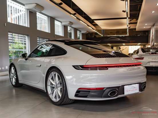 PORSCHE-911-2023