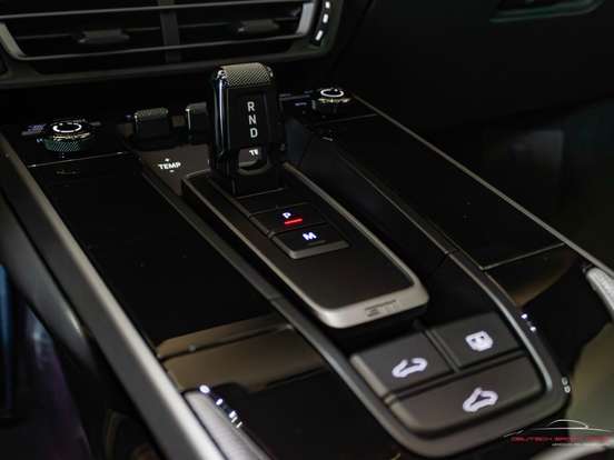 PORSCHE-911-2023