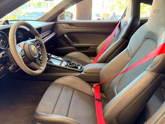 PORSCHE-911-2023
