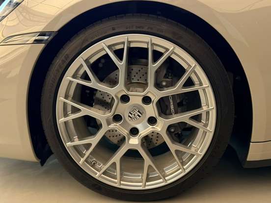 PORSCHE-911-2023