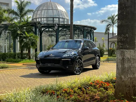 PORSCHE-CAYENNE-2017
