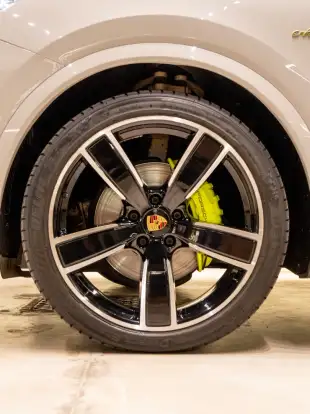 PORSCHE-CAYENNE-2022