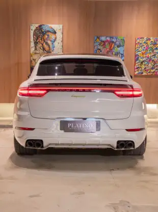 PORSCHE-CAYENNE-2022