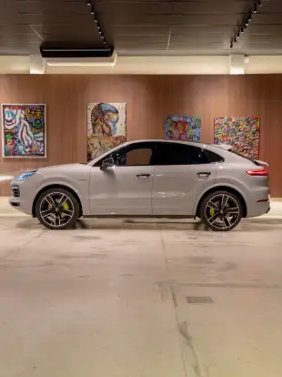 PORSCHE-CAYENNE-2022
