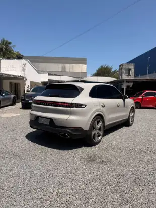 PORSCHE-CAYENNE-2024