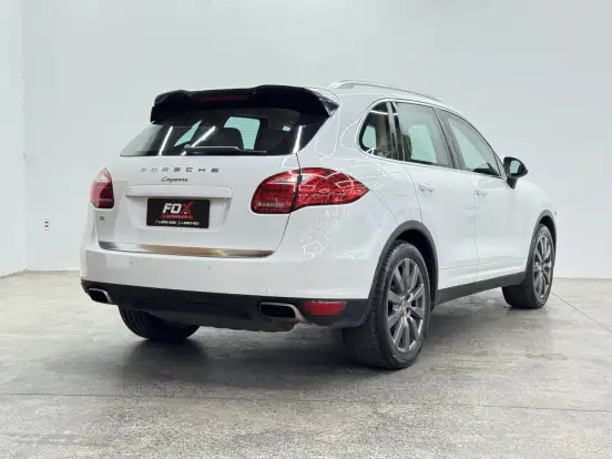 PORSCHE-CAYENNE-2013
