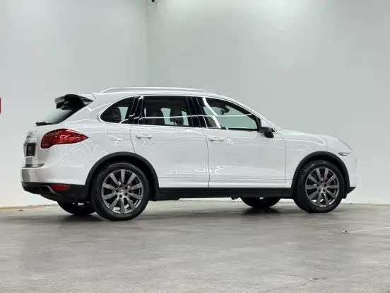 PORSCHE-CAYENNE-2013