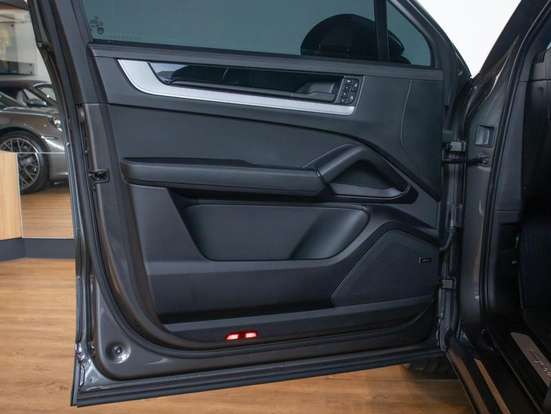 PORSCHE-CAYENNE-2024