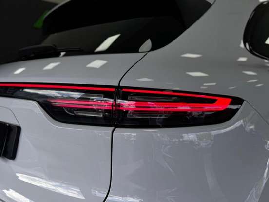 PORSCHE-CAYENNE-2023
