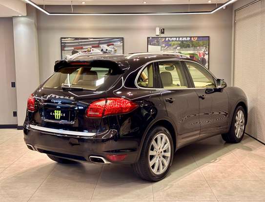 PORSCHE-CAYENNE-2013