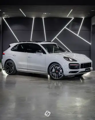 PORSCHE-CAYENNE-2019