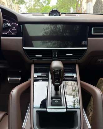 PORSCHE-CAYENNE-2023