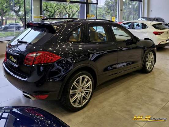 PORSCHE-CAYENNE-2013