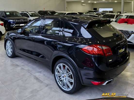 PORSCHE-CAYENNE-2013