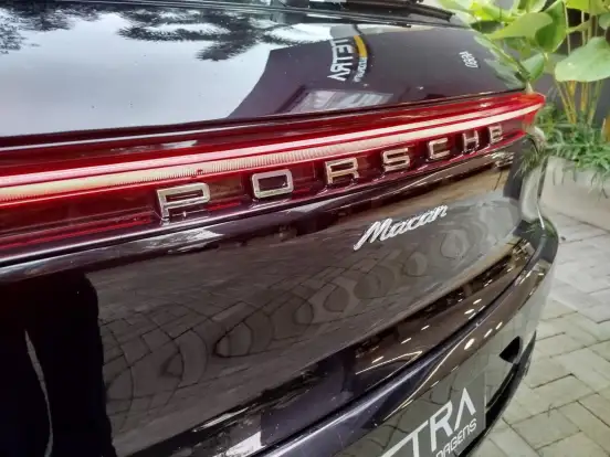 PORSCHE-MACAN-2020
