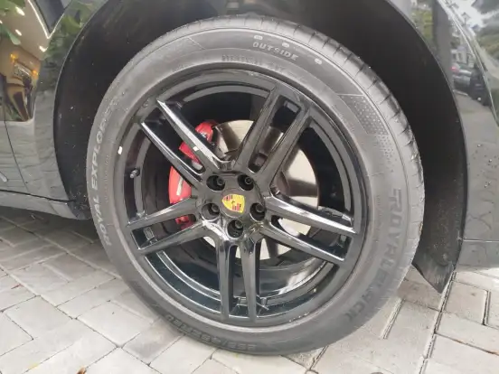 PORSCHE-MACAN-2020