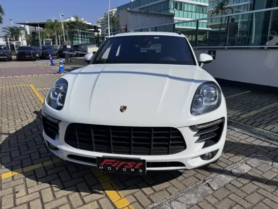 PORSCHE-MACAN-2016