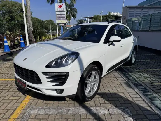 PORSCHE-MACAN-2016