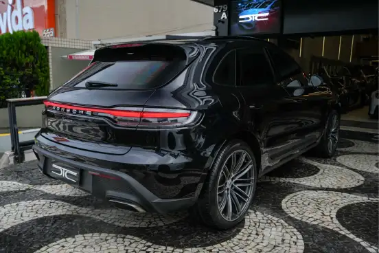 PORSCHE-MACAN-2025