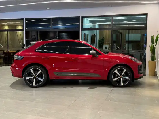PORSCHE-MACAN-2023