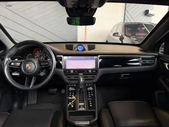PORSCHE-MACAN-2022