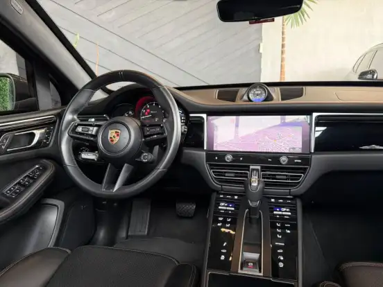 PORSCHE-MACAN-2022