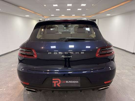 PORSCHE-MACAN-2017